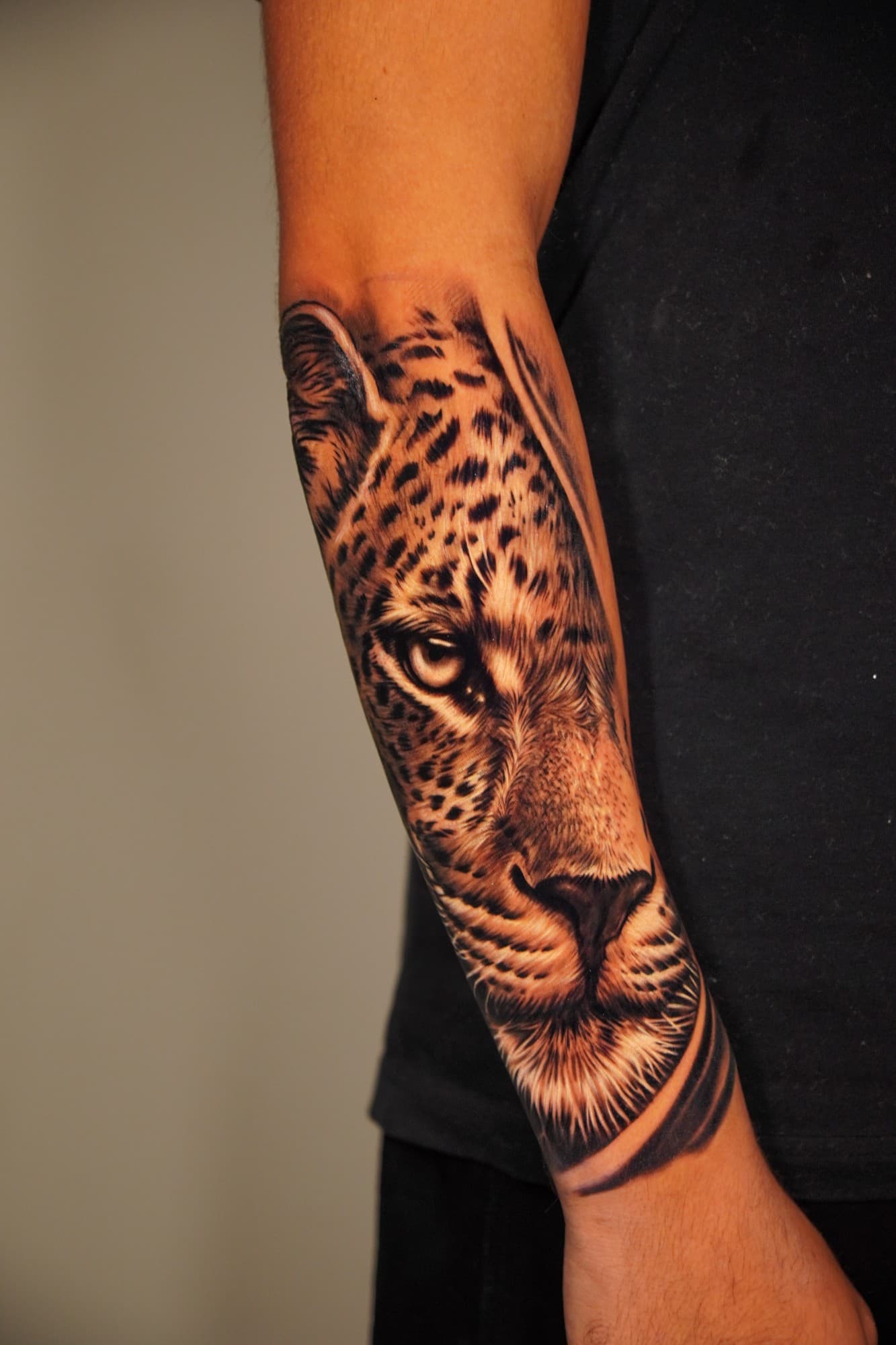 Tatuagem feita por artistas do Row (Realismo) no ROW. Tattoo Studio